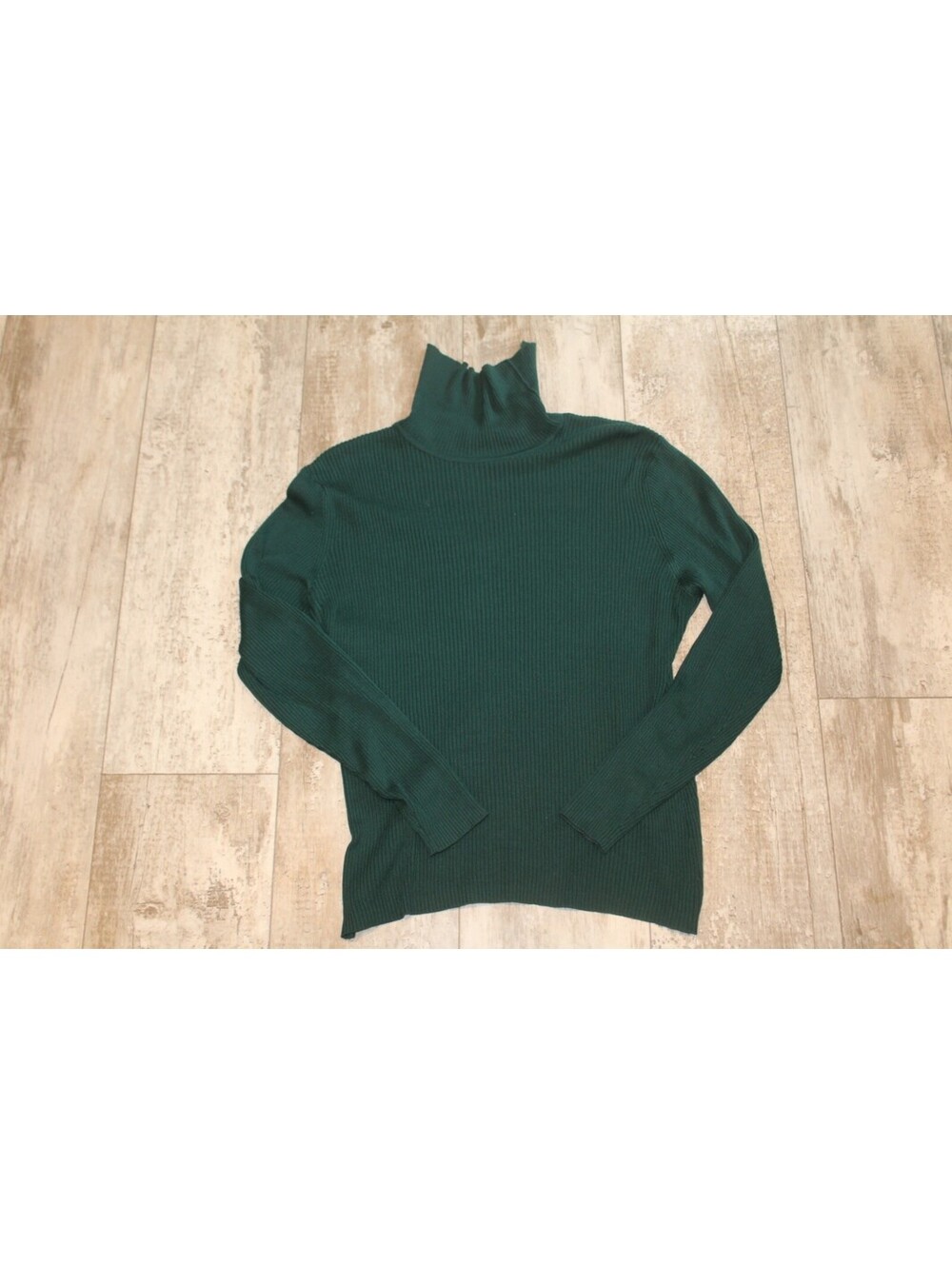Pendleton 100% Silk Green Ribbed Turtleneck Sweater
